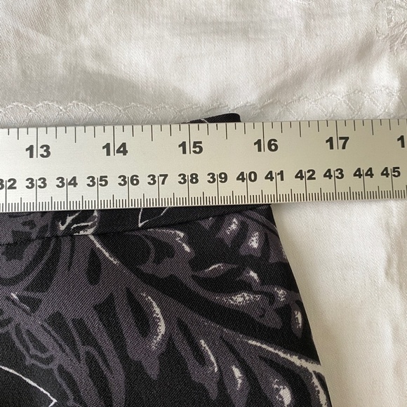 Cleo Women's Black Skirt‎ Purple Floral Print Whimsigoth Size 8 Fairies Mystical - Picture 7 of 11